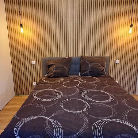 Le Jardin Des Hirondelles Bed & Breakfast Blanzaguet-Saint-Cybard Exterior photo