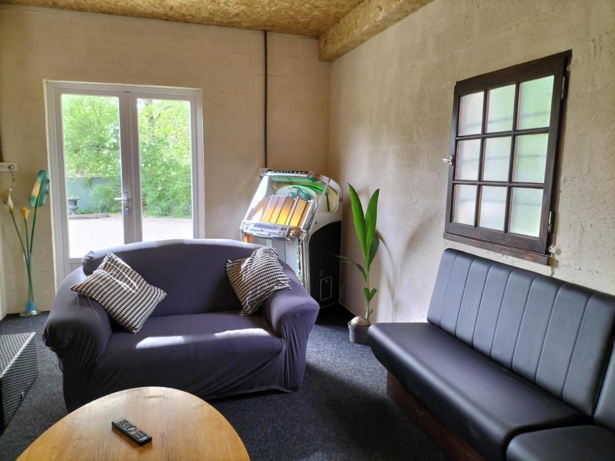 Le Jardin Des Hirondelles Bed & Breakfast Blanzaguet-Saint-Cybard Exterior photo